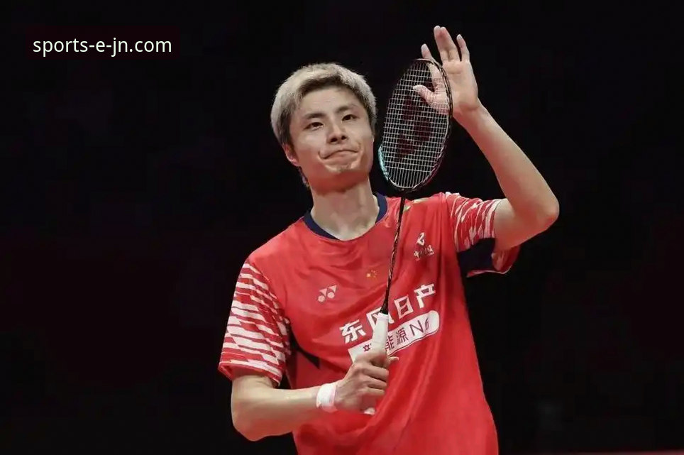 石宇奇亚锦赛男单夺冠最新动态：八年等待终圆梦，国羽一哥强势横扫黑马封王